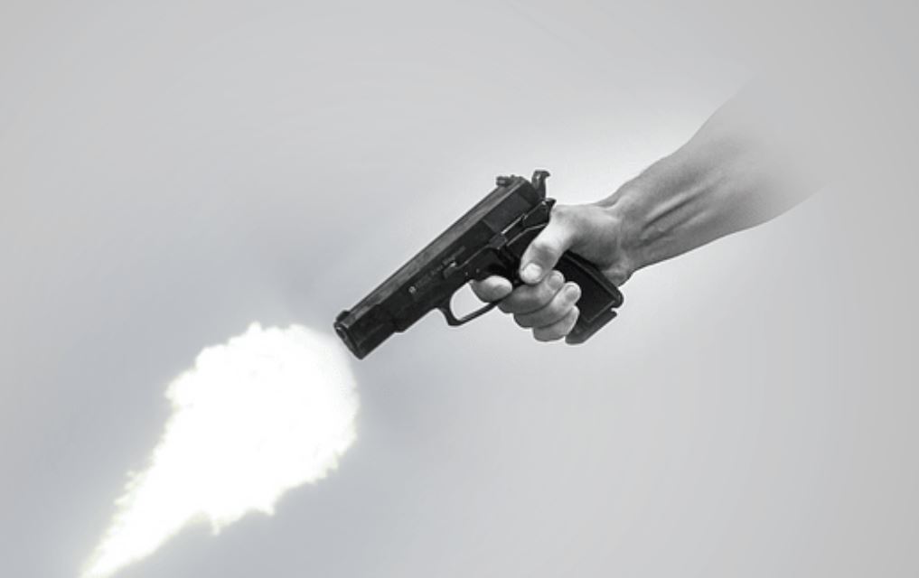 Criminosos invadem casas, desfiguram o rosto de homem e atiram em mulher no Amazonas