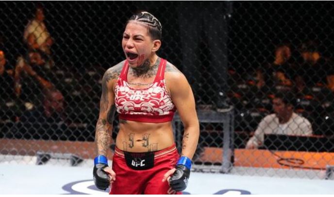 Amazonense “Kleten Esquentadinha”, quebra banca e finaliza mexicana com 'mata-leão' no UFC