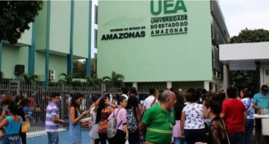 Candidatos realizam 1° dia de prova do Vestibular da UEA nesta segunda-feira