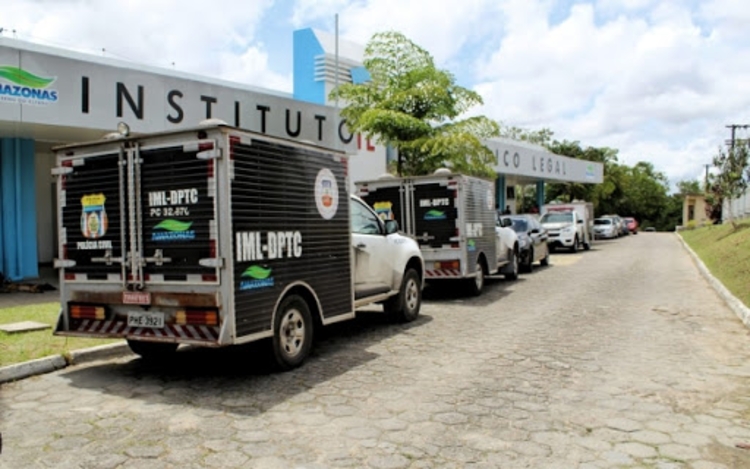 Homem é morto a tiros e companheiros são baleados em comunidade de Manaus