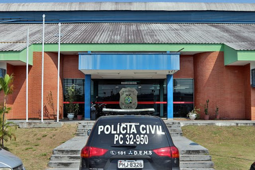 Casal é preso por forjar sequestro de jovem e pedir R$ 500 para resgate em Manaus