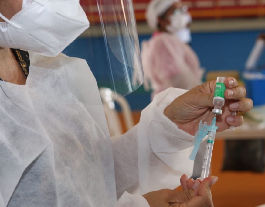 Governo prevê entrega de 27 milhões de vacinas contra covid em abril