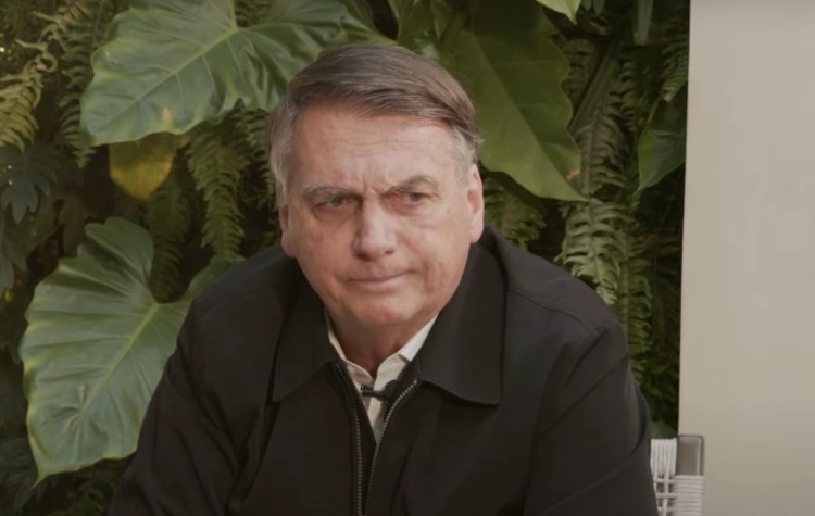 Preso na PF, Bolsonaro pede reforço médico com cardiologista e fisioterapeuta