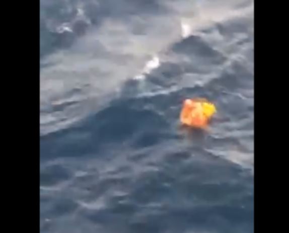 6° tripulante de barco que naufragou durante ciclone é resgatado após 2 dias à deriva