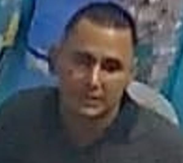 Polícia procura criminoso que assaltou loja em Manaus e deixou funcionários trancados