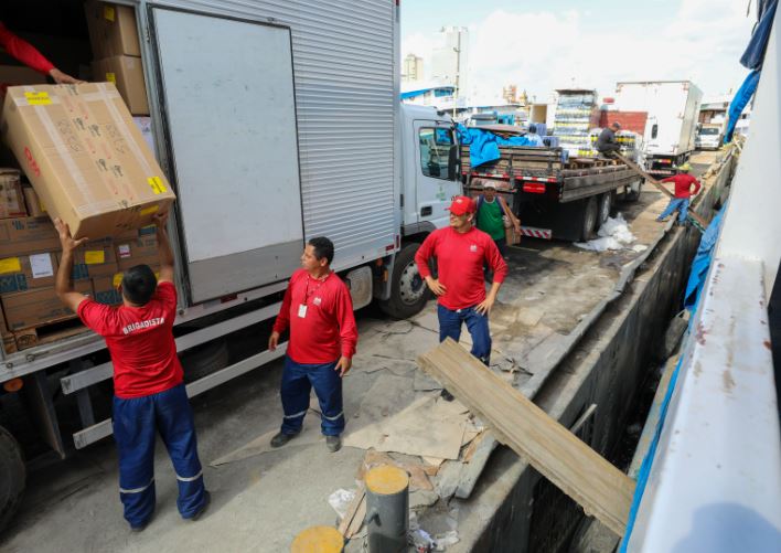 Estiagem severa faz governo antecipar envio de remédios para municípios no Amazonas