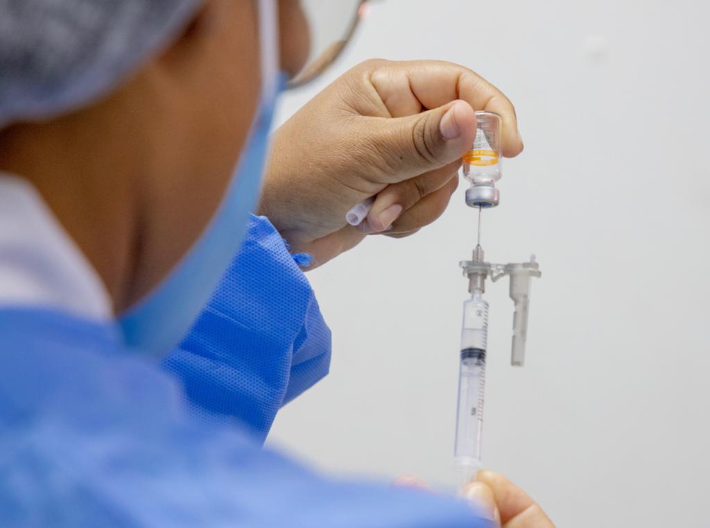 Defensoria cobra Semsa sobre vacinação de acadêmicos de Saúde em Manaus