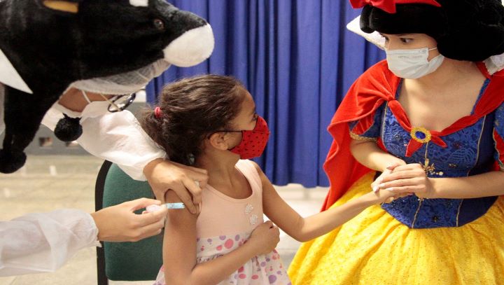 Anvisa autoriza dose de reforço da vacina contra Covid em crianças a partir de 5 anos