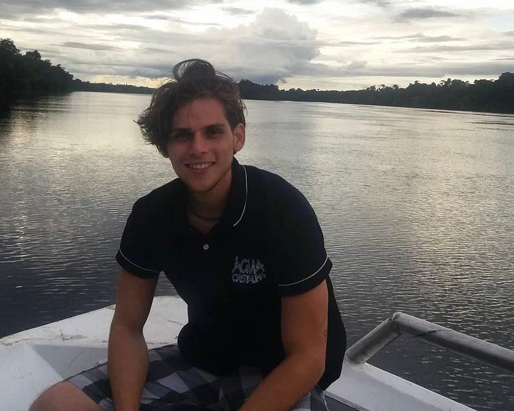 PF vai periciar celulares e calçados de suspeitos de matarem cantor Armando Lessa