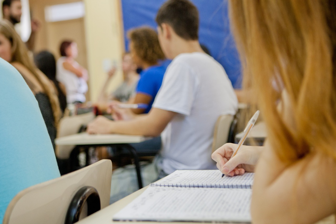 Justiça determina redução de 20% em mensalidades de escolas privadas do AM
