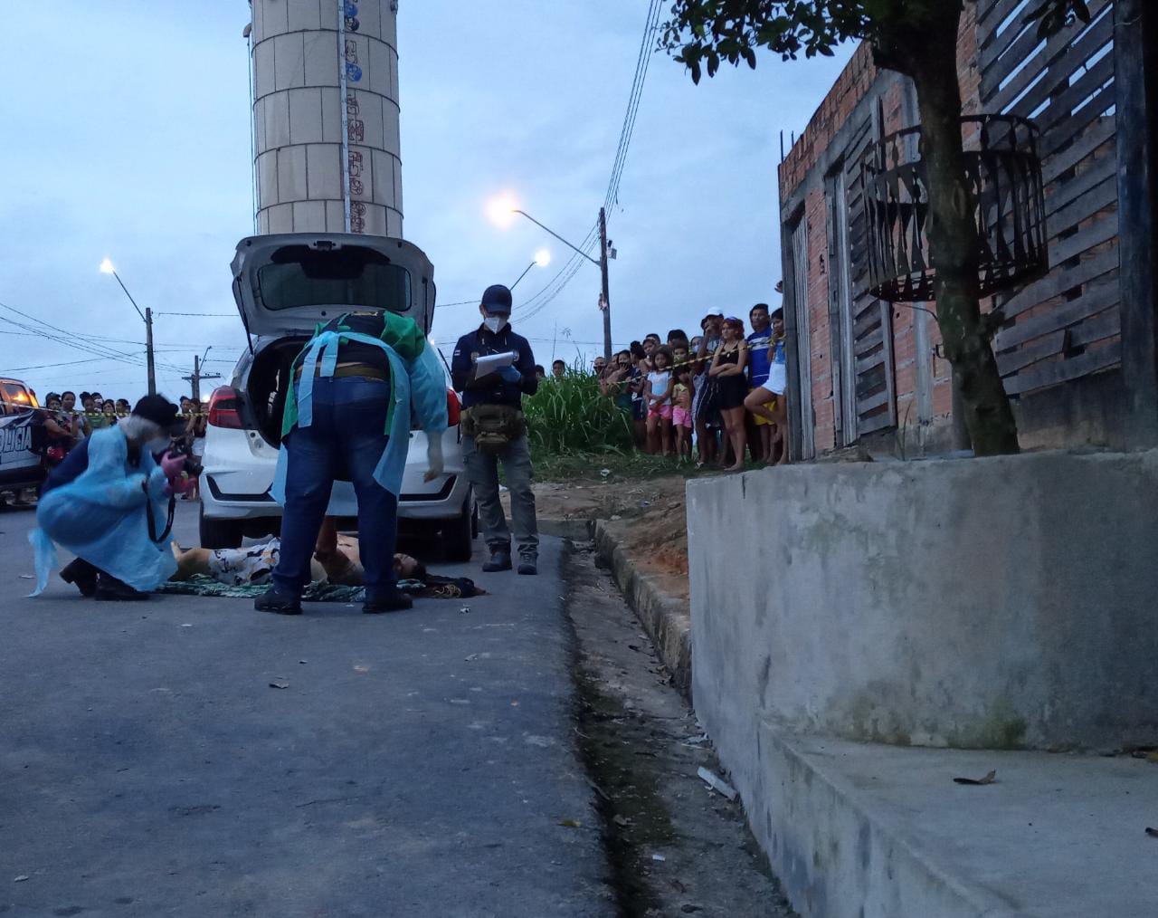 Motorista de App é assassinado e tem corpo jogado em porta-malas em Manaus