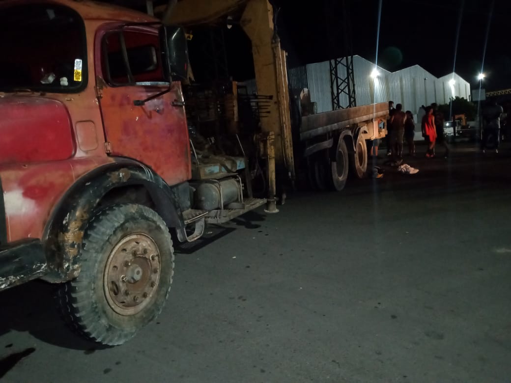 Motociclista morre após grave acidente com caminhão em Manaus