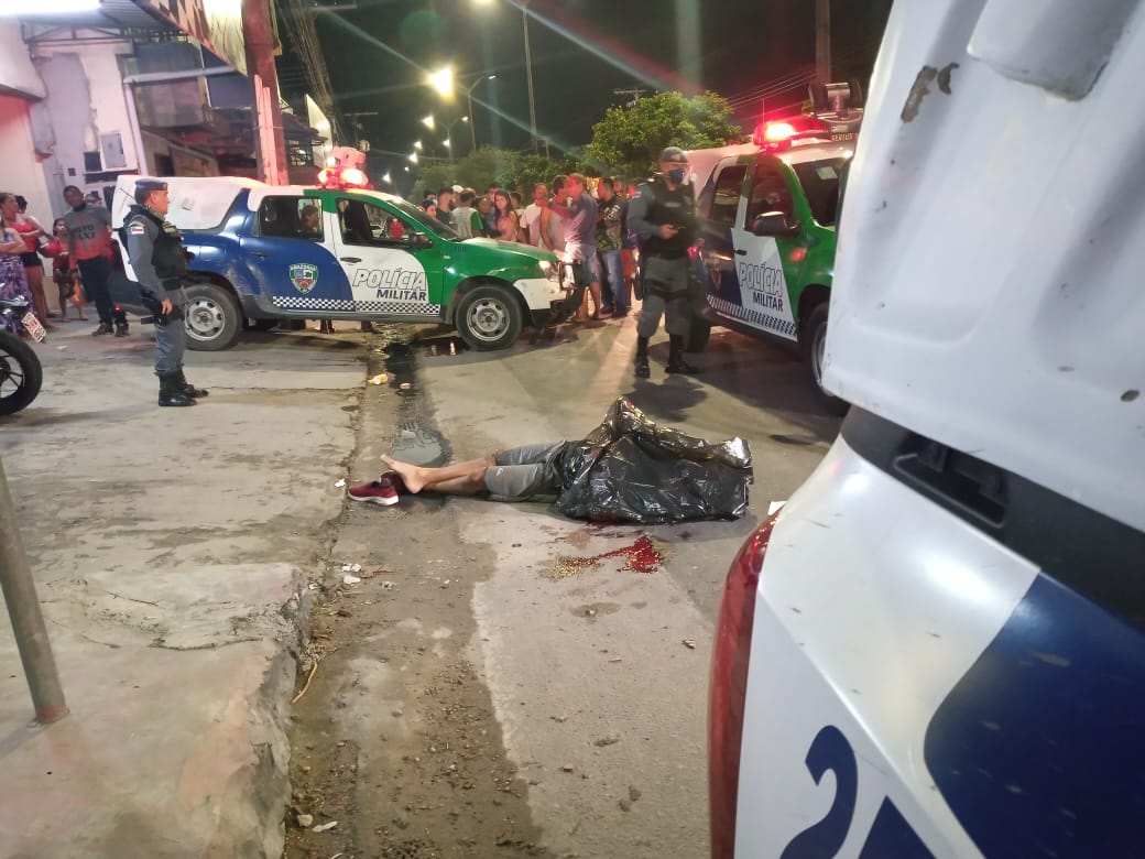 Motociclista é assassinado na frente moto peças em Manaus