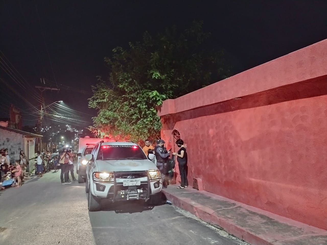 Pedreiro é achado morto dentro de casa após convidar amigos para beber em Manaus