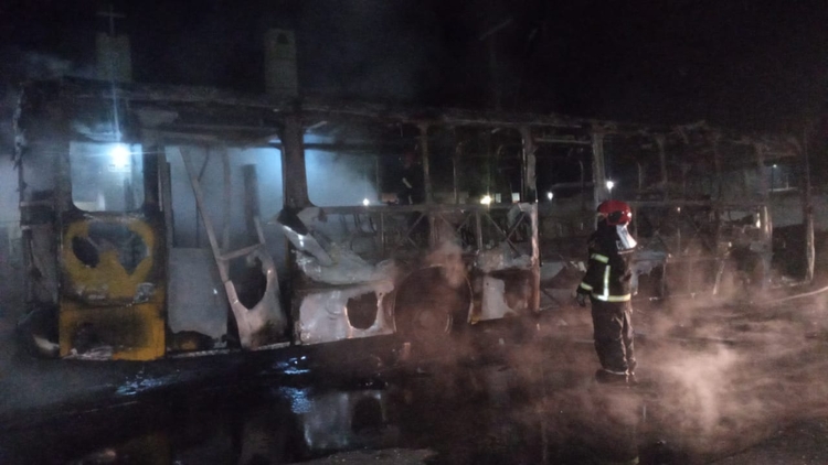 Circulação do transporte coletivo é suspensa após ataques do CV em Manaus