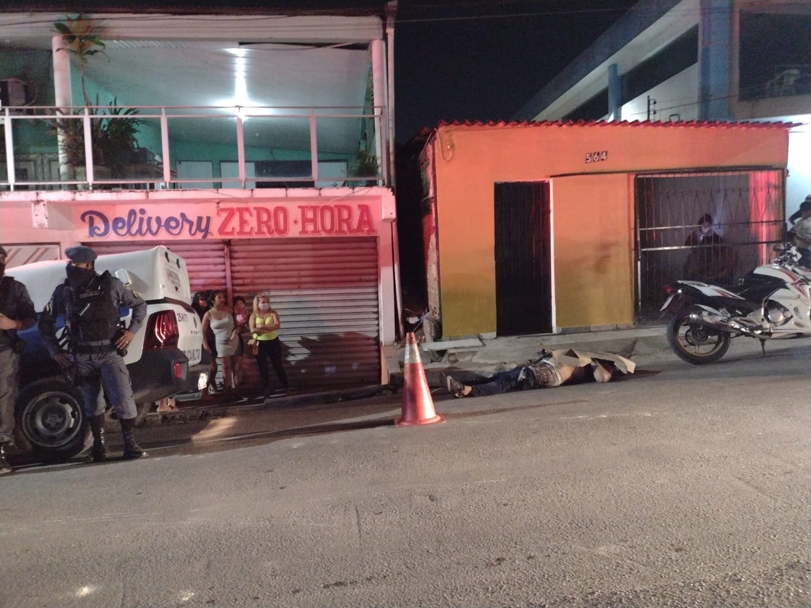 Homem é assassinado após assalto em padaria de Manaus