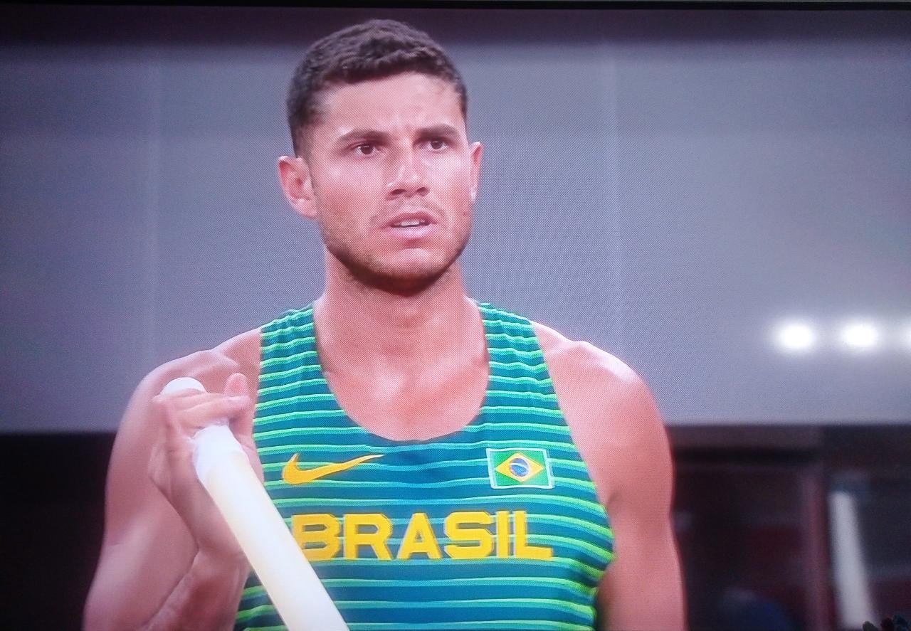 Thiago Braz ganha medalha de bronze para o Brasil no salto com vara