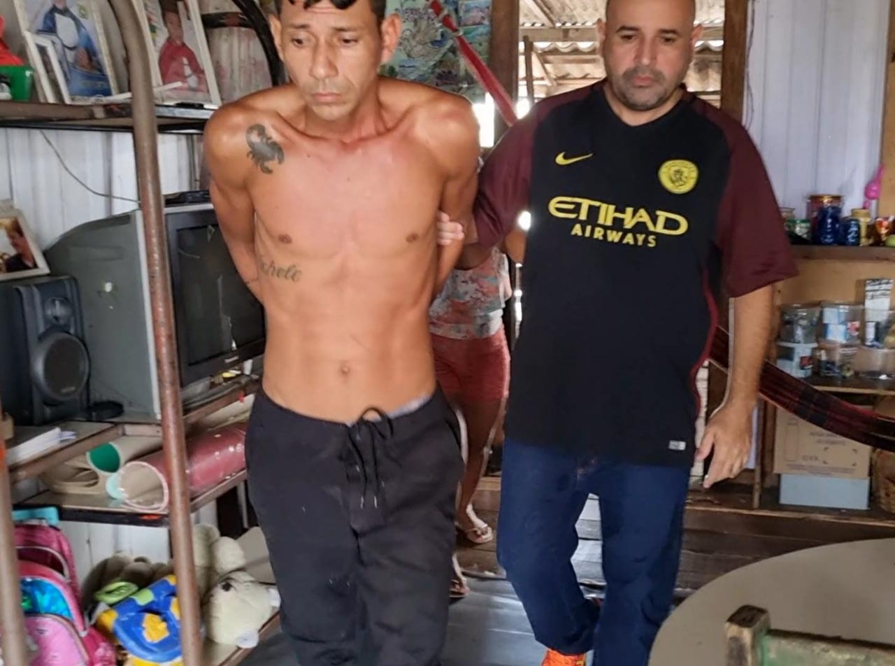 Detento que fugiu da delegacia de Iranduba é encontrado debaixo de cama