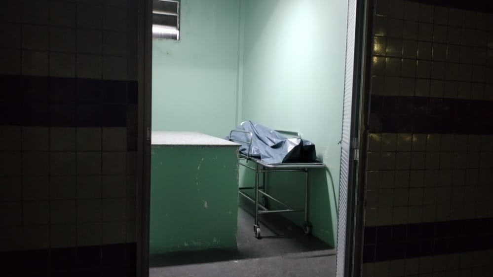 Filho presencia pai sendo morto a tiros no meio da rua em Manaus