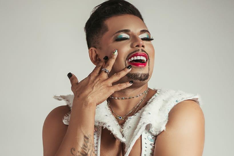 Alê Pavanello grava clipe com bailarino de Anitta e Juh Campos