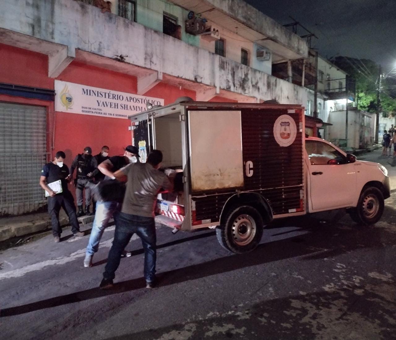 Vídeo: Criminosos filmam execução de mulher com tiros na cabeça em Manaus
