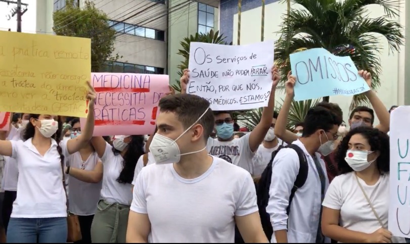 Estudantes de medicina da UFAM pedem retorno das aulas presenciais em Manaus