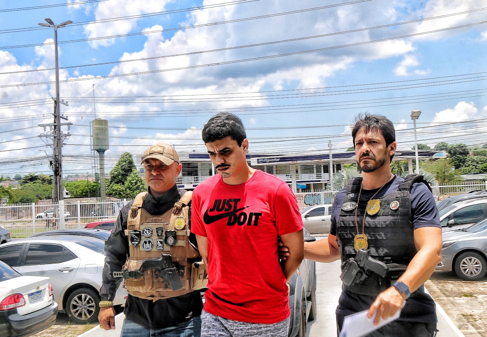 Carro apreendido com suspeito foi usado para matar cantor Romarinho Mec em Manaus