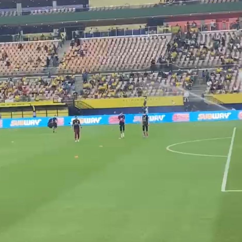 Seleção Brasileira aquece para partida contra Uruguai na Arena da Amazônia