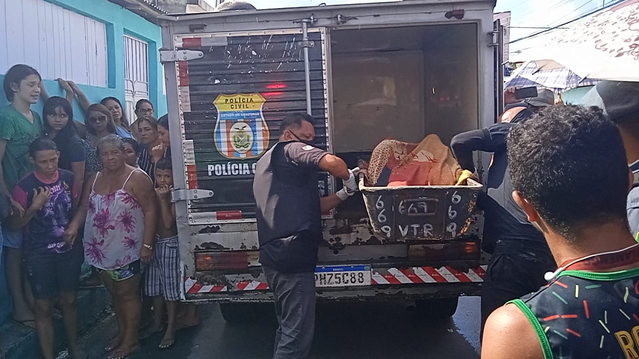 Jovem é assassinada com tiro na cabeça dentro de casa em Manaus; marido é suspeito