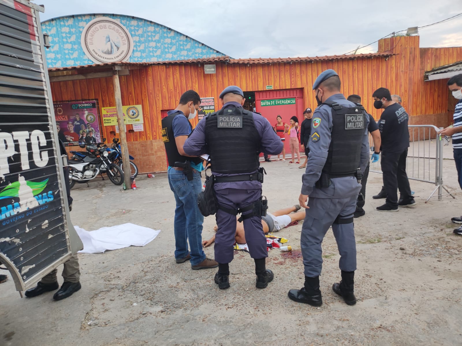 Jovem é executado a tiros na saída de casa de forró em Manaus