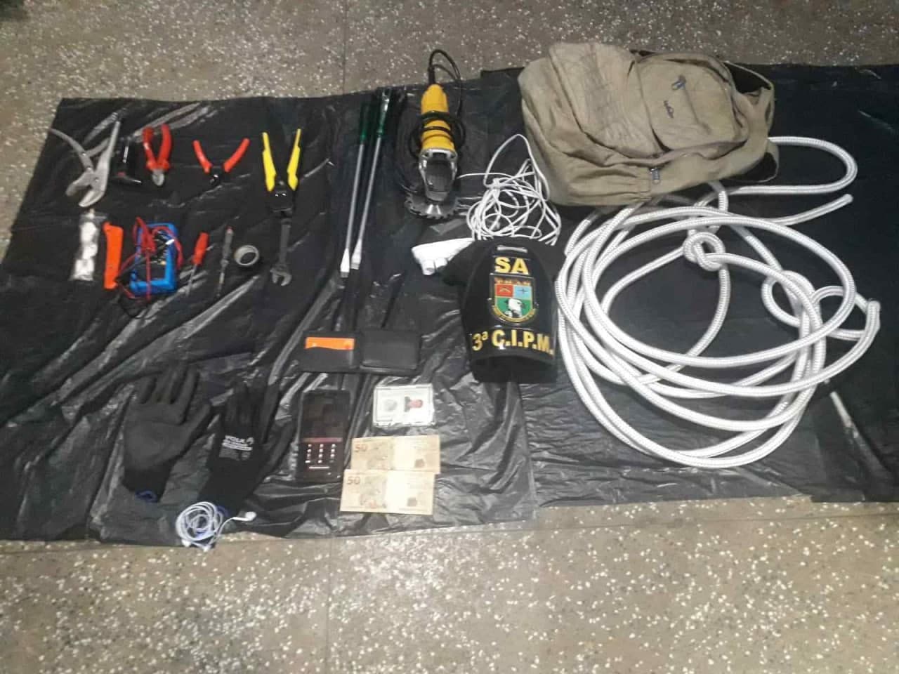 Homem escala telhado e tenta roubar agência bancária no Amazonas