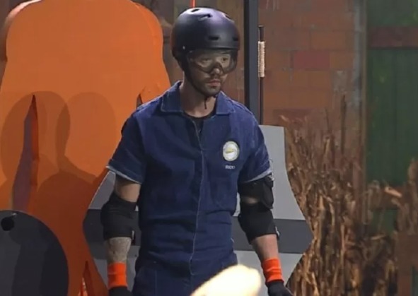 Rico vence prova do fazendeiro e garante vaga no top 10 em A Fazenda 13