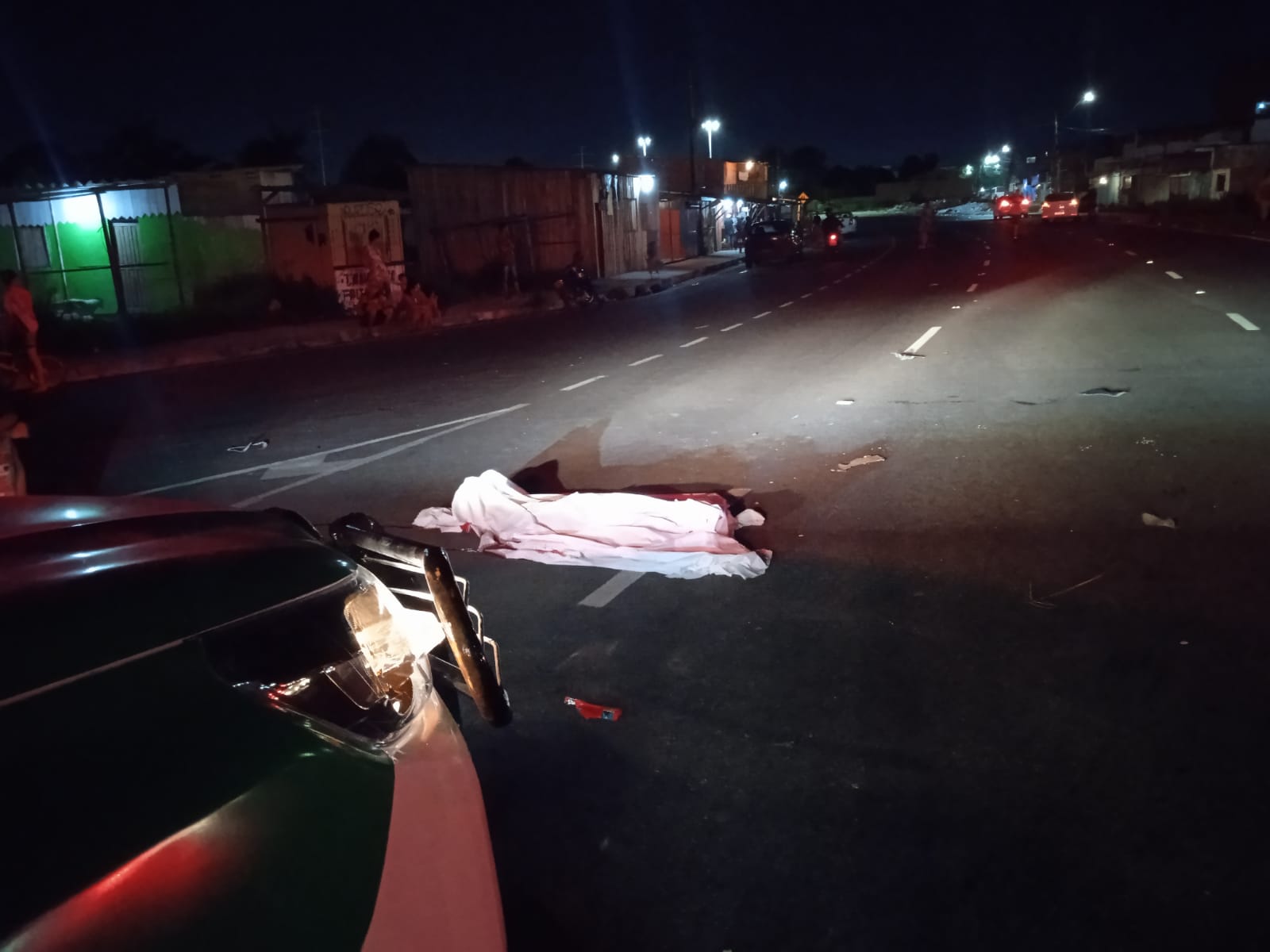 Motociclista morto ao bater a cabeça também foi atropelado em Manaus