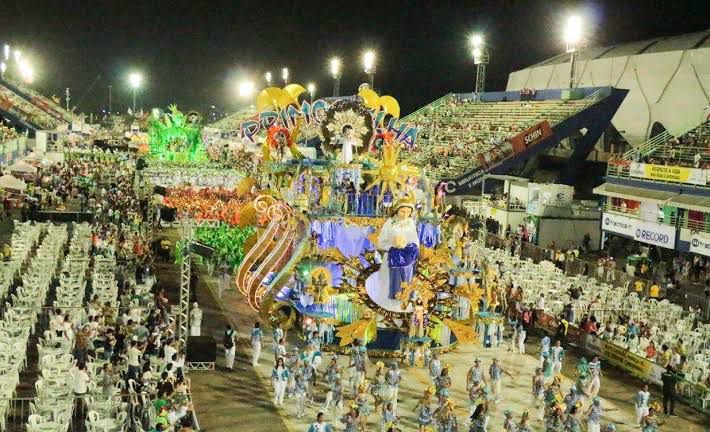 Tudo pode seguir normal, menos o Carnaval? 