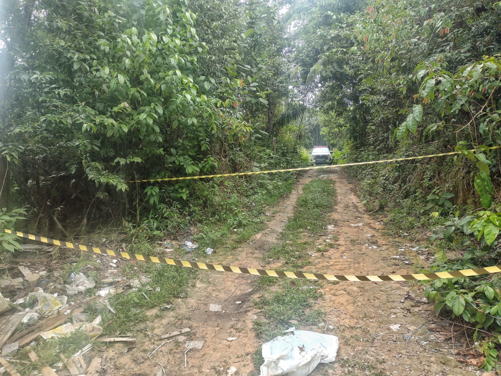 Corpo é encontrado com mãos amarradas em mata da Ufam em Manaus 