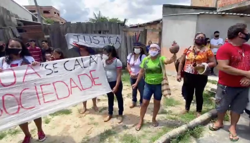 Manifestantes pedem justiça e prisão dos assassinos do jovem Melquisedeque em Manaus
