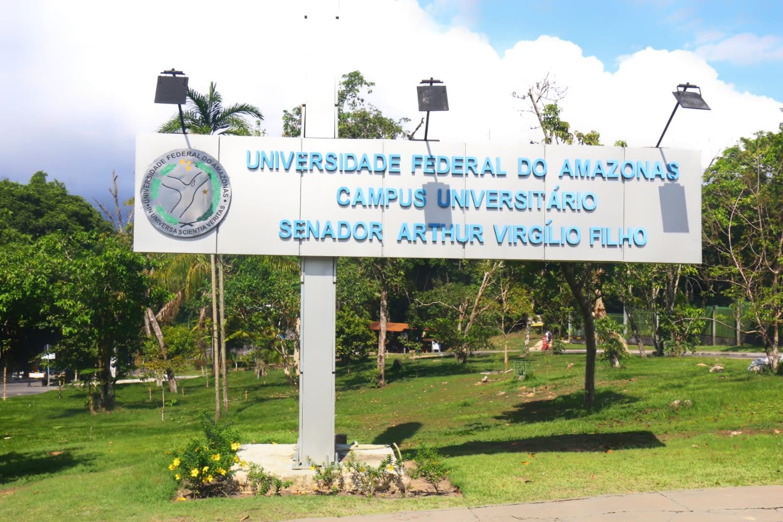 Ufam é contra PEC que cobra mensalidade em universidade pública  