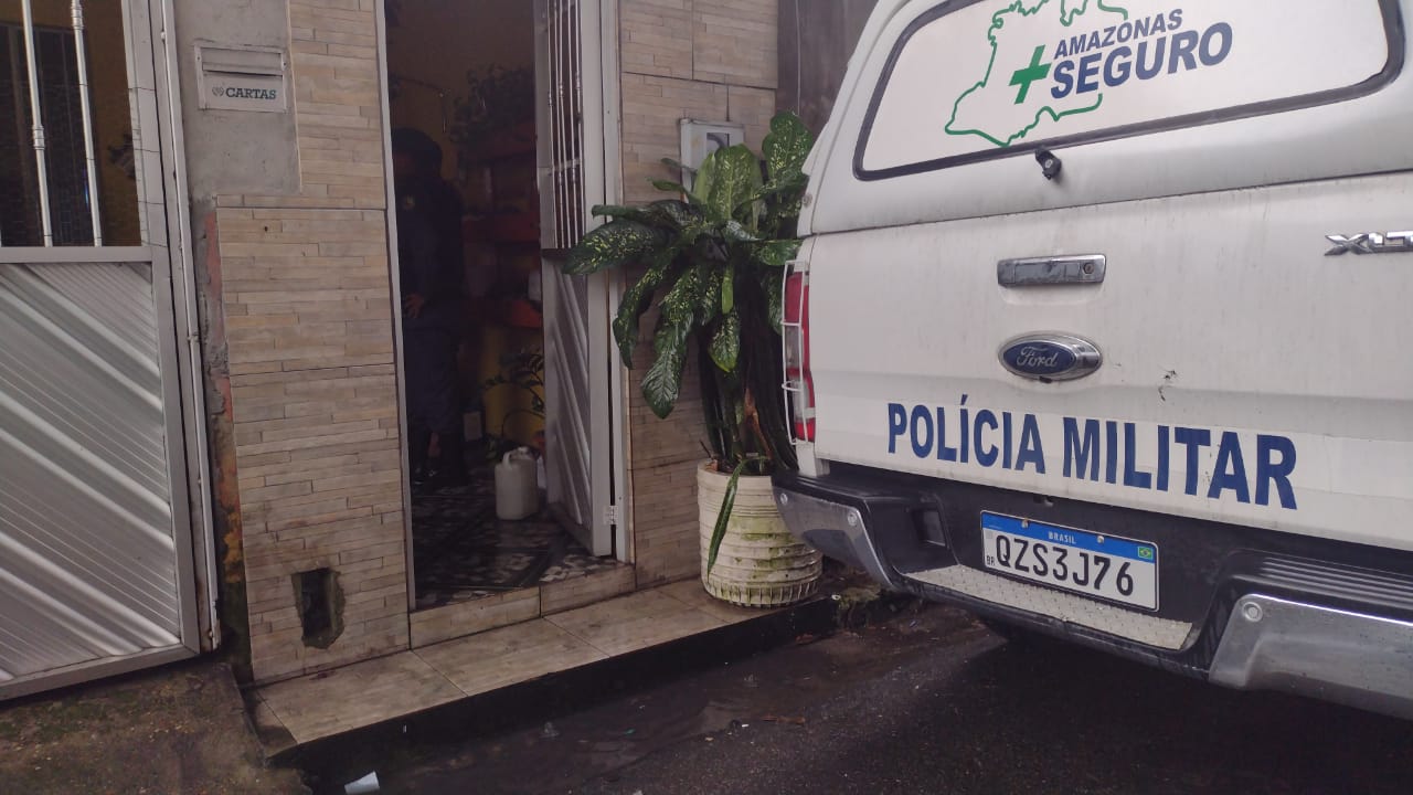 Jovem morto no Coroado foi encontrado nu e amarrado em cama