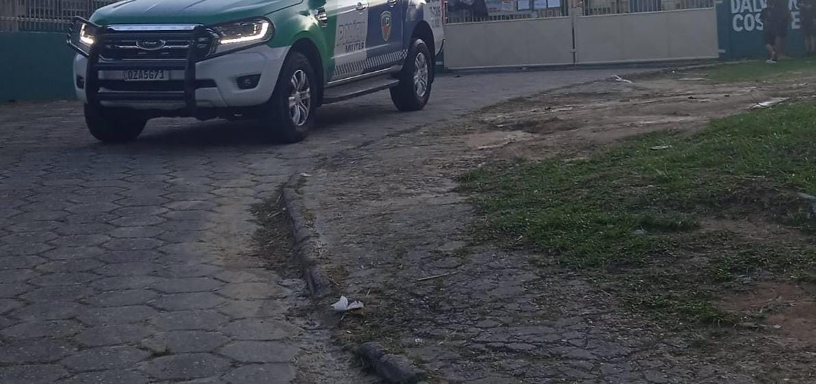 Homem leva tiro no pé e coronhadas na cabeça por criminosos em Manaus