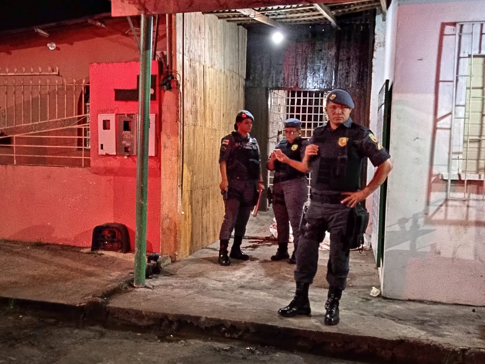 Homem é morto a tiros em banca de churrasco em Manaus