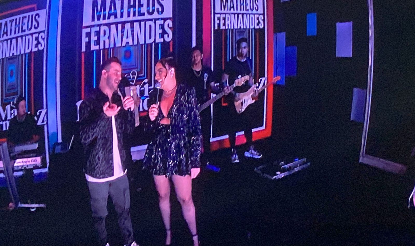 MF e Mari Fernandez animam brothers no festival de música no BBB22