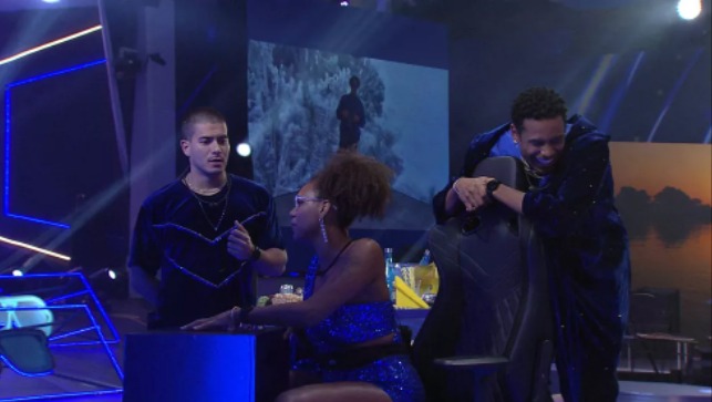 BBB22: Jessi dá cantada em brother e dispara: ‘Se você quiser, eu também quero'