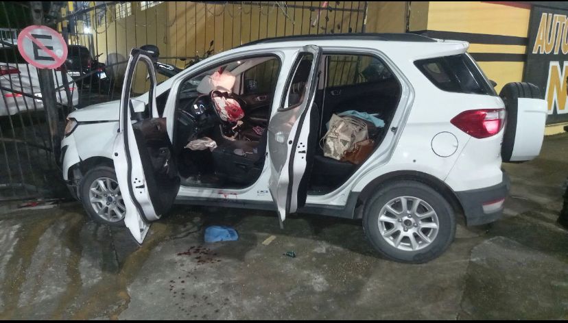Suspeitos de roubo de carro são baleados durante perseguição policial em avenida de Manaus