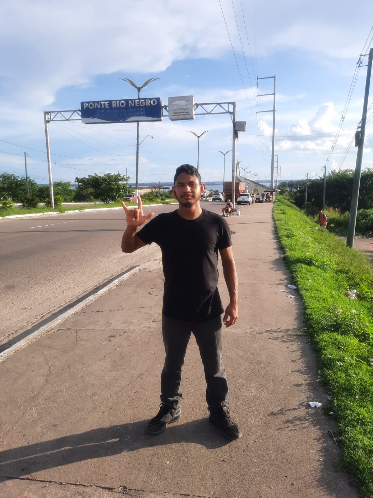 Libras completa 20 anos como língua oficial; Estudante surdo conta vivência do ensino no Amazonas