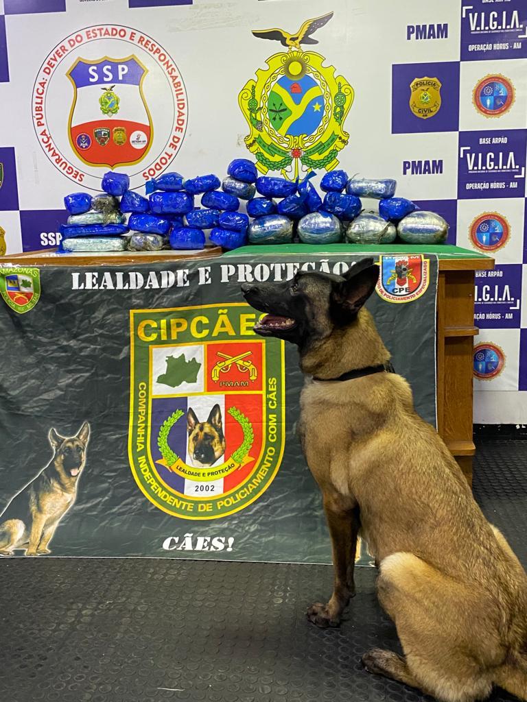 Operação encontra 30 Kg drogas escondidas em extintores e motor de barcos no Amazonas