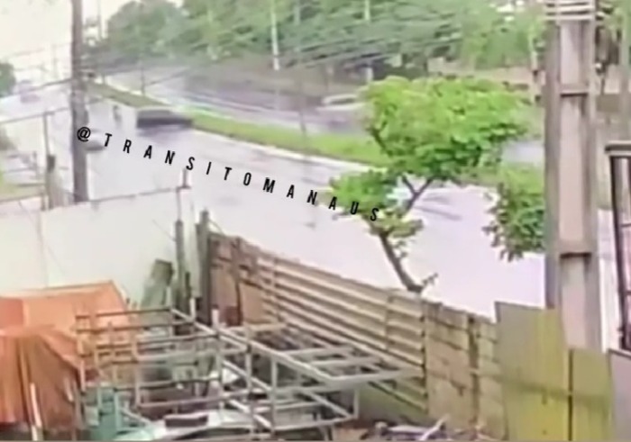 Vídeo mostra momento de acidente que matou casal e deixou quatro feridos em Manaus