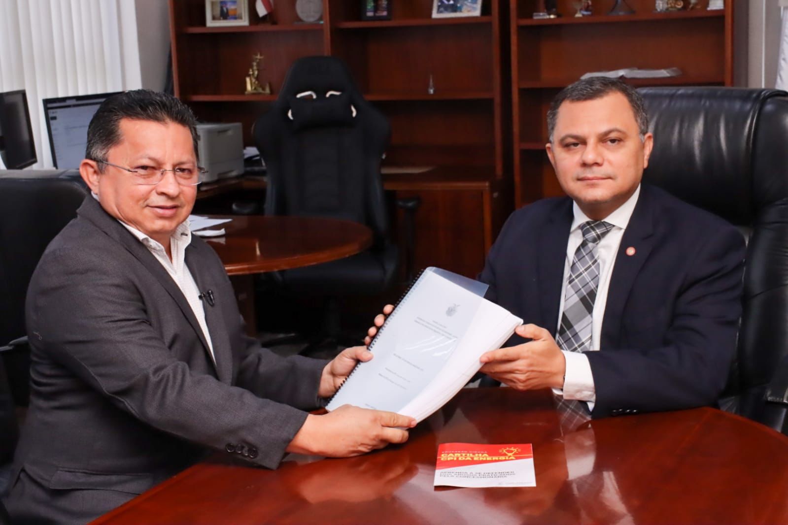 Relatório final da CPI da Energia é entregue ao Ministério Público do Amazonas