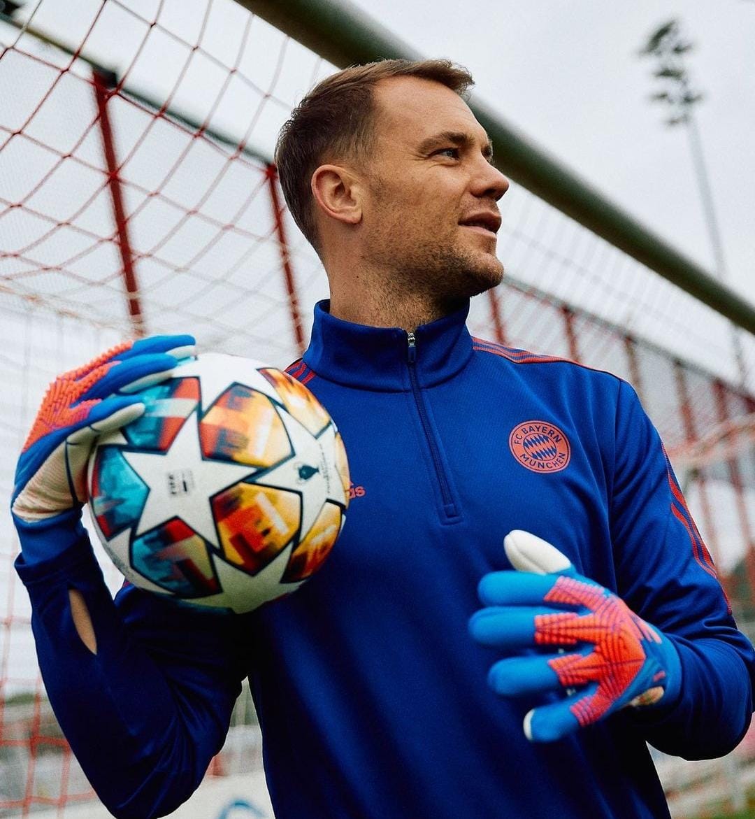 Taxista se revolta com recompensa por devolver carteira do goleiro Neuer: 'uma piada'