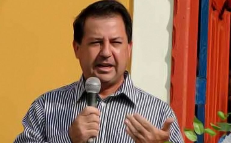 Ex-prefeito de Tefé entra com ação para retirar nome da lista de contas irregulares após engano