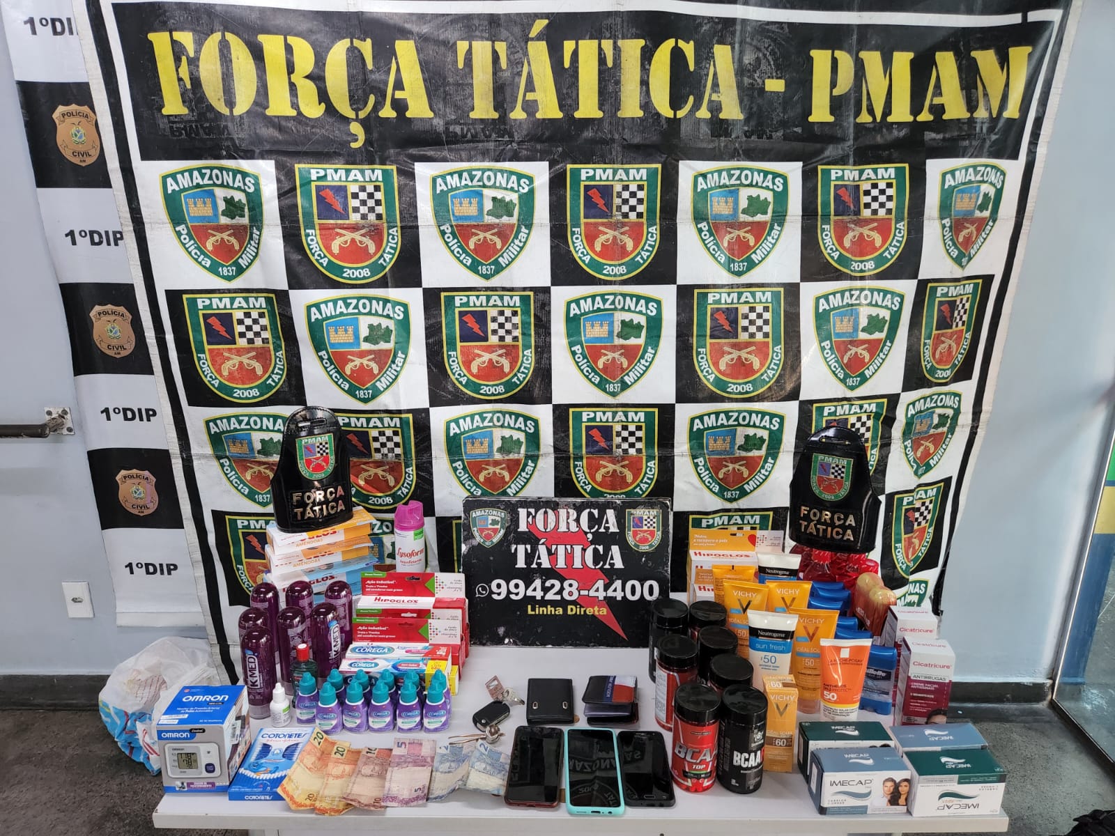 Mulheres são presas após furtarem produtos de drogarias em Manaus 